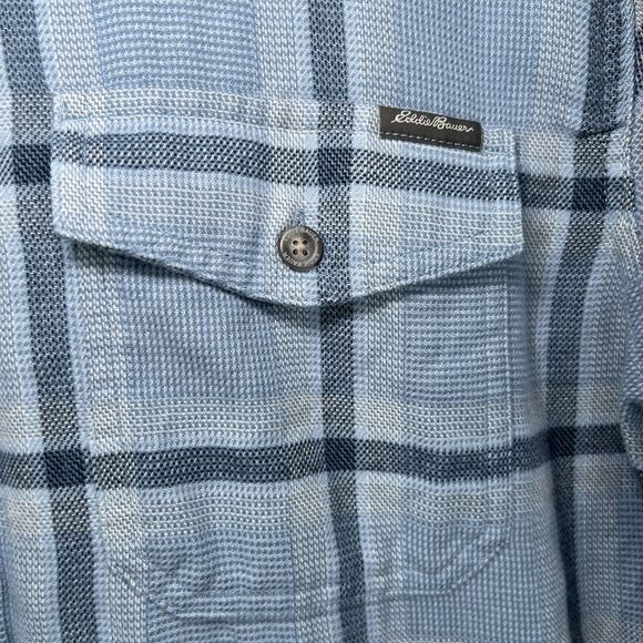 Eddie Bauer Classic Fit Button Up Flannel Shirt Mens Size Large Blue Plaid LS - Picture 6 of 13